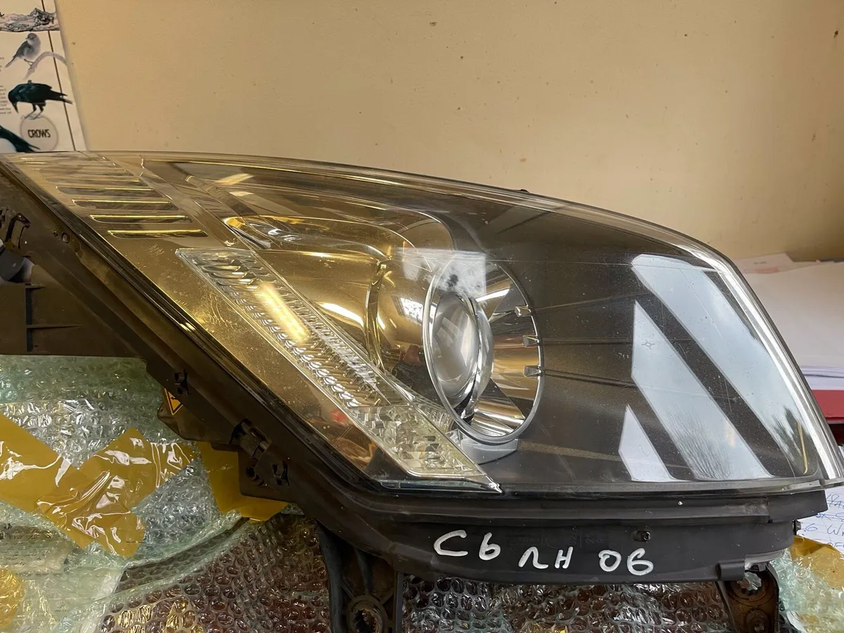 Citroen C6 Headlights and side lights. - Image 1