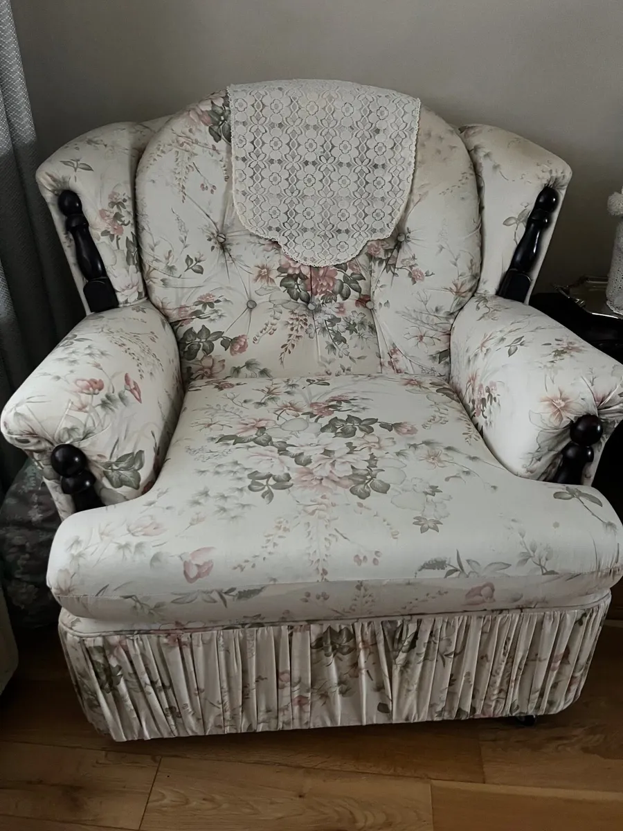 3-piece couch suite - Image 1