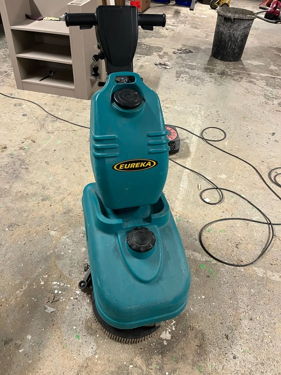 Floor cleaner - Image 1