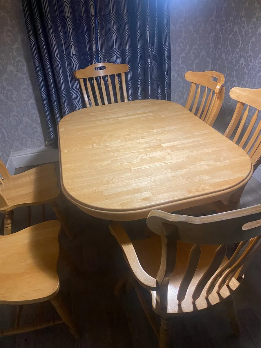 Extendable Dining table &6 chairs - Image 1