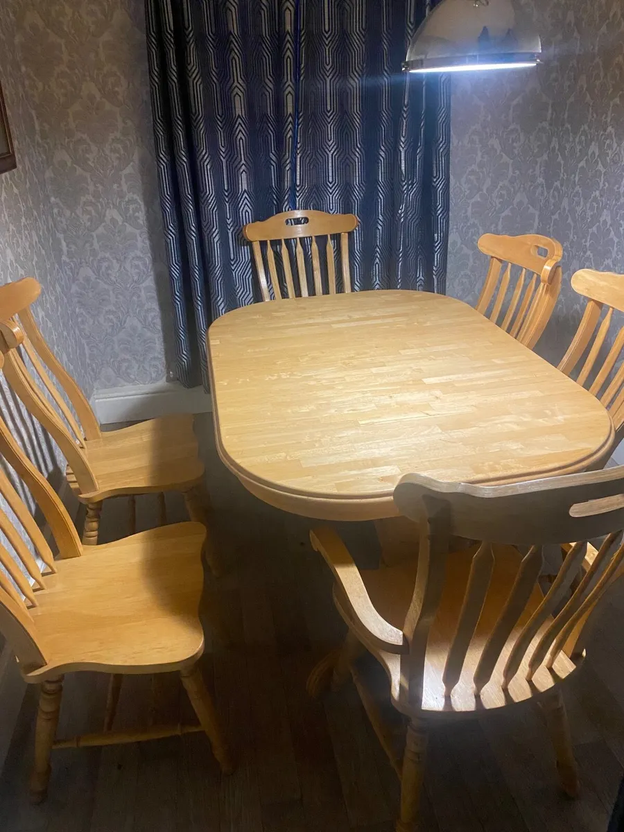 Extendable Dining table &6 chairs - Image 2