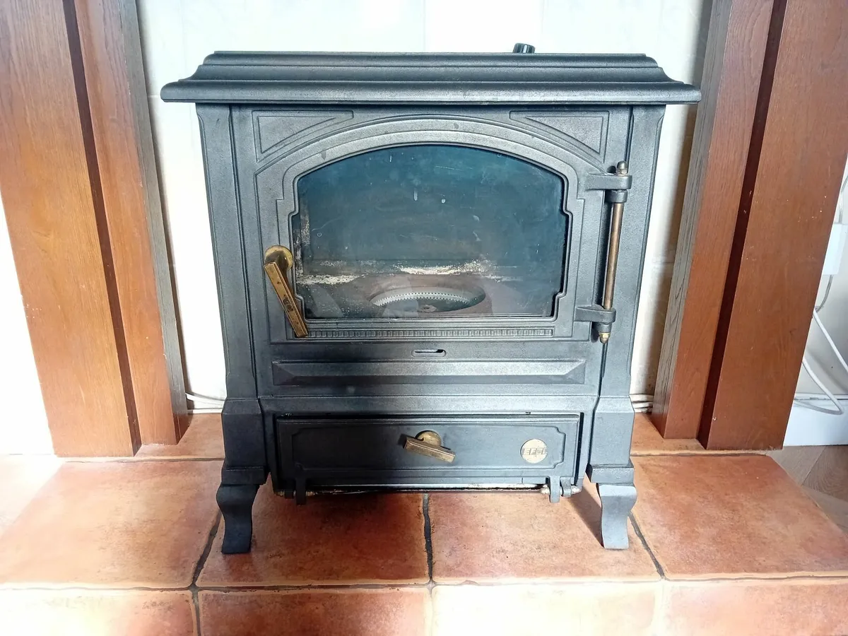 Oil stove - Image 1