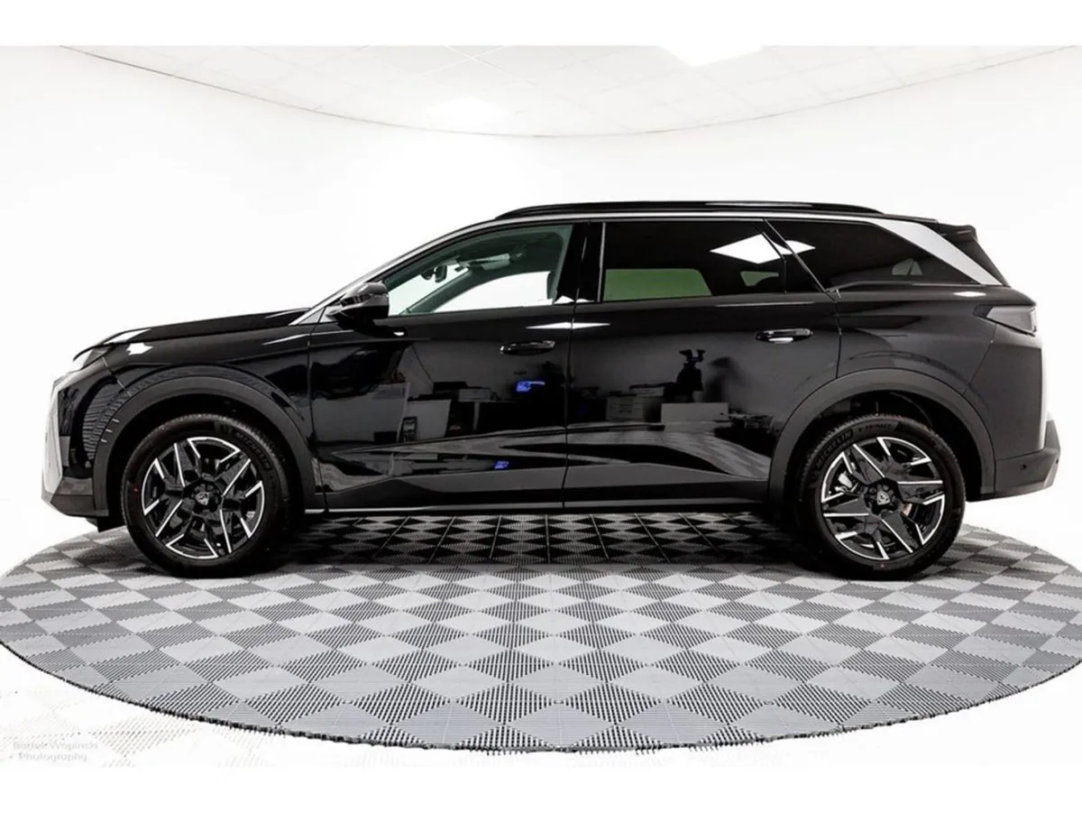 Peugeot 5008 Allure Petrol Hybrid Auto 136HP - Pr - Image 4