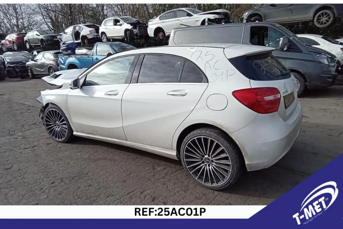 2014 MERCEDES A-CLASS BREAKING FOR PARTS - Image 2
