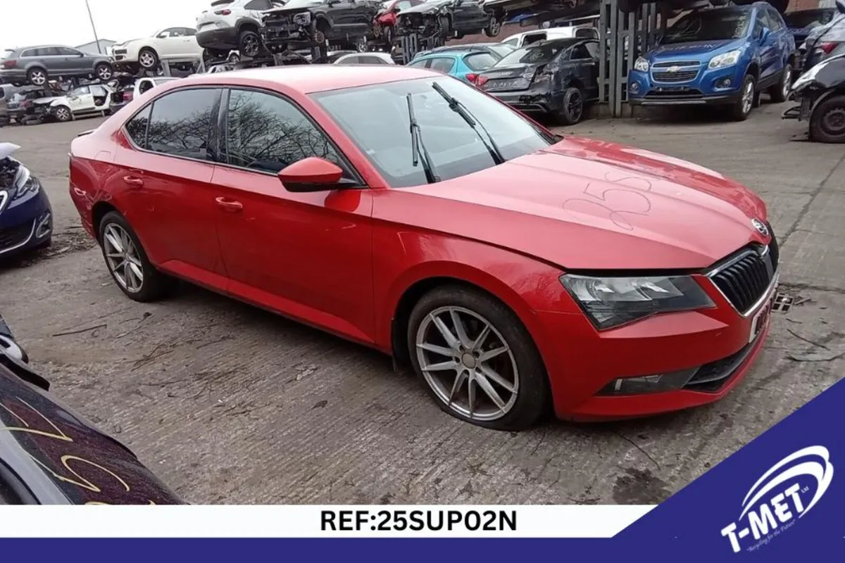 2016 SKODA SUPERB BREAKING FOR PARTS - Image 1