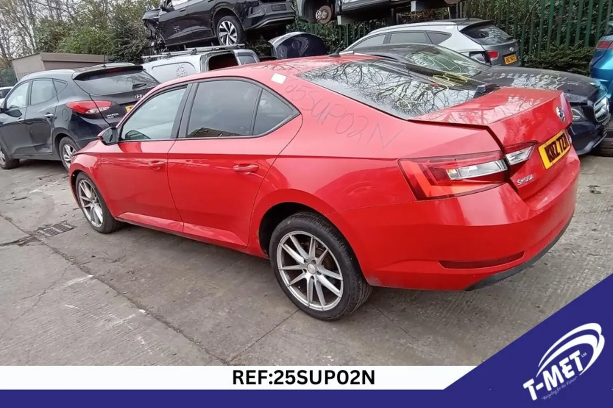 2016 SKODA SUPERB BREAKING FOR PARTS - Image 4