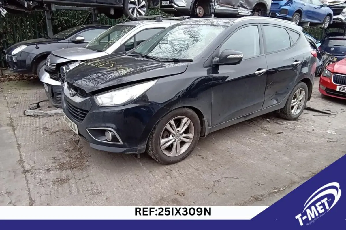 2013 HYUNDAI IX35 BREAKING FOR PARTS - Image 3