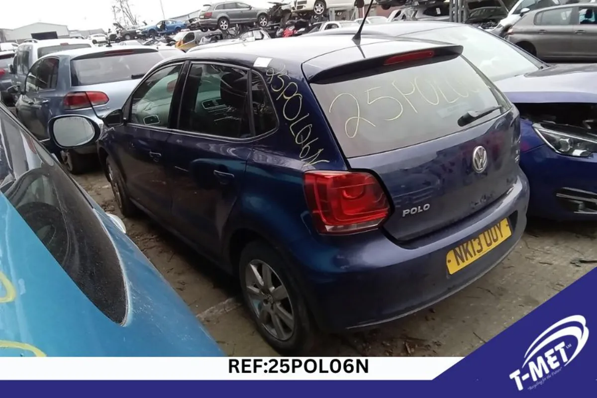 2013 VOLKSWAGEN POLO BREAKING FOR PARTS - Image 1