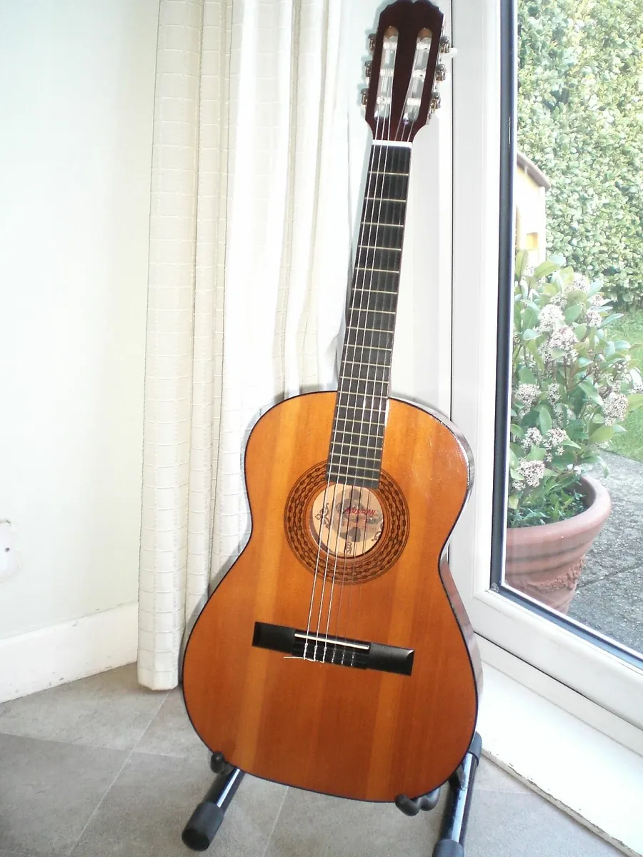 1990's Barnes & Mullens Guitar Made In Spain. - Image 3