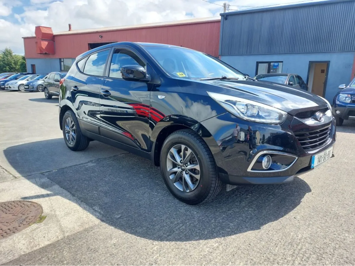 Hyundai ix35 1.7  celebration  4DR - Image 2