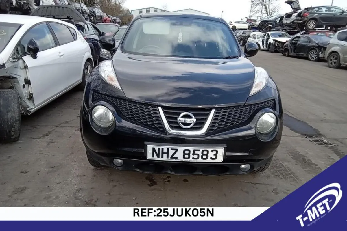 2011 NISSAN JUKE BREAKIG FOR PARTS - Image 2