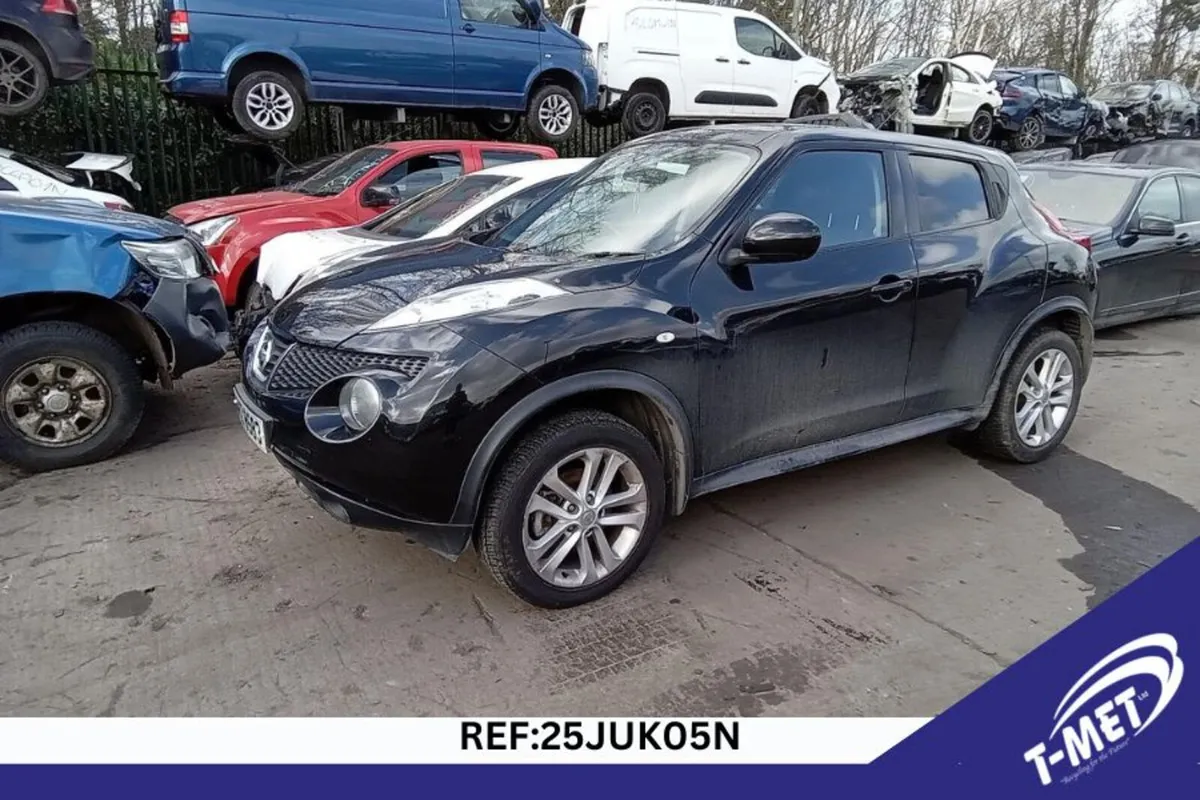 2011 NISSAN JUKE BREAKIG FOR PARTS - Image 3