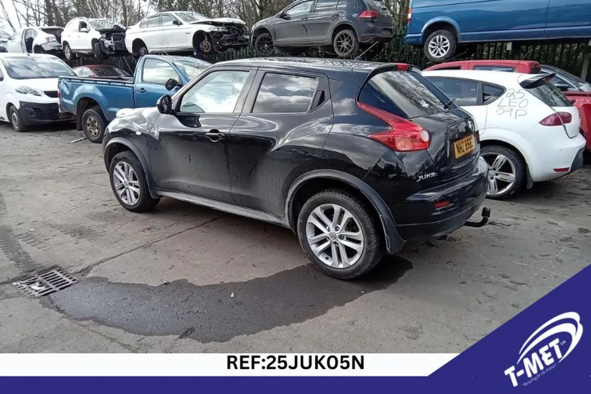 2011 NISSAN JUKE BREAKIG FOR PARTS - Image 4