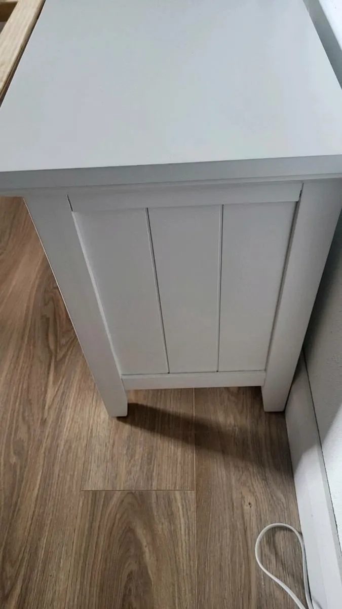 Double bed with Matching Bedside Tables - Image 3