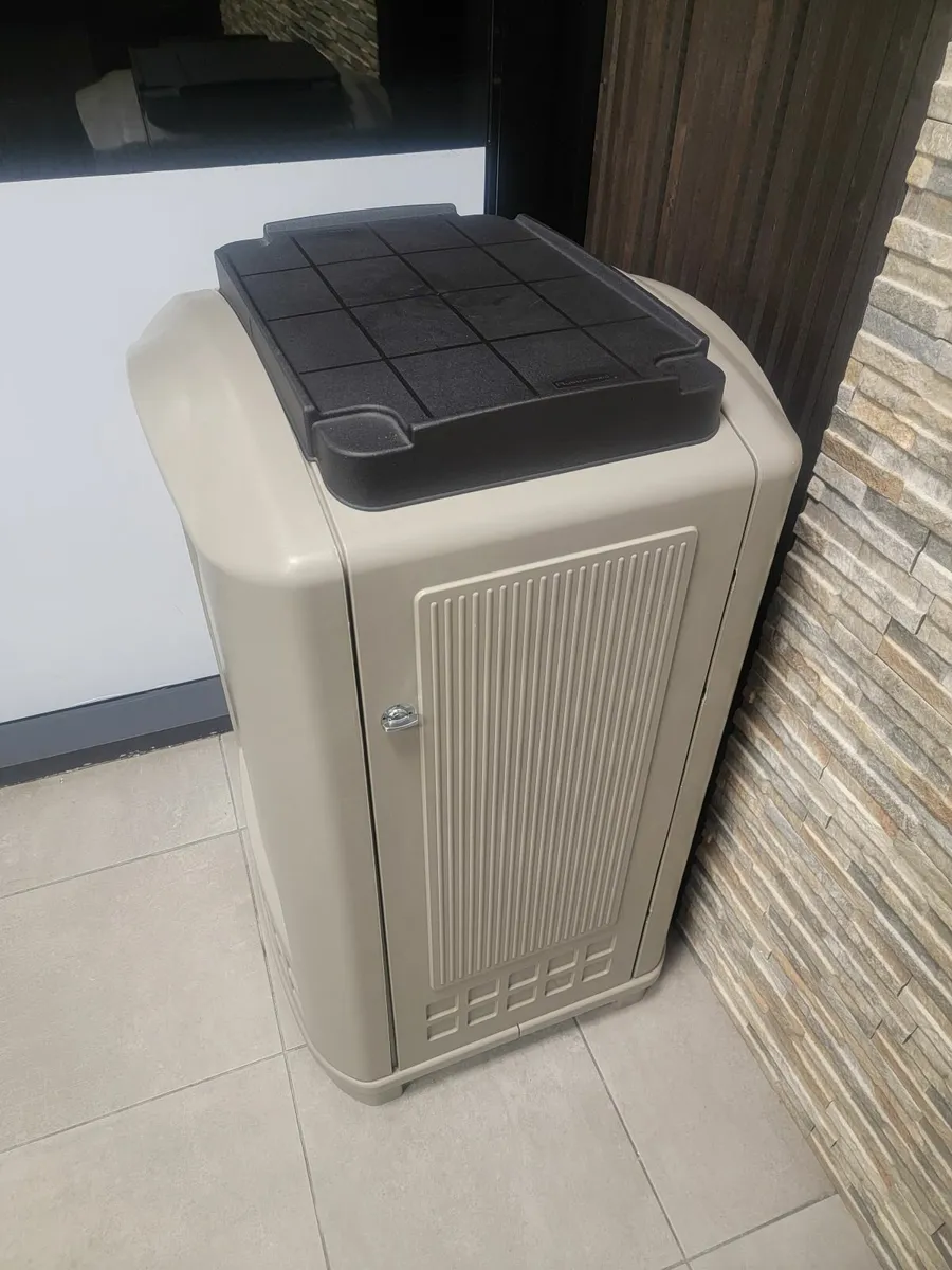 Rubbermaid Landmark 3964 - Image 2