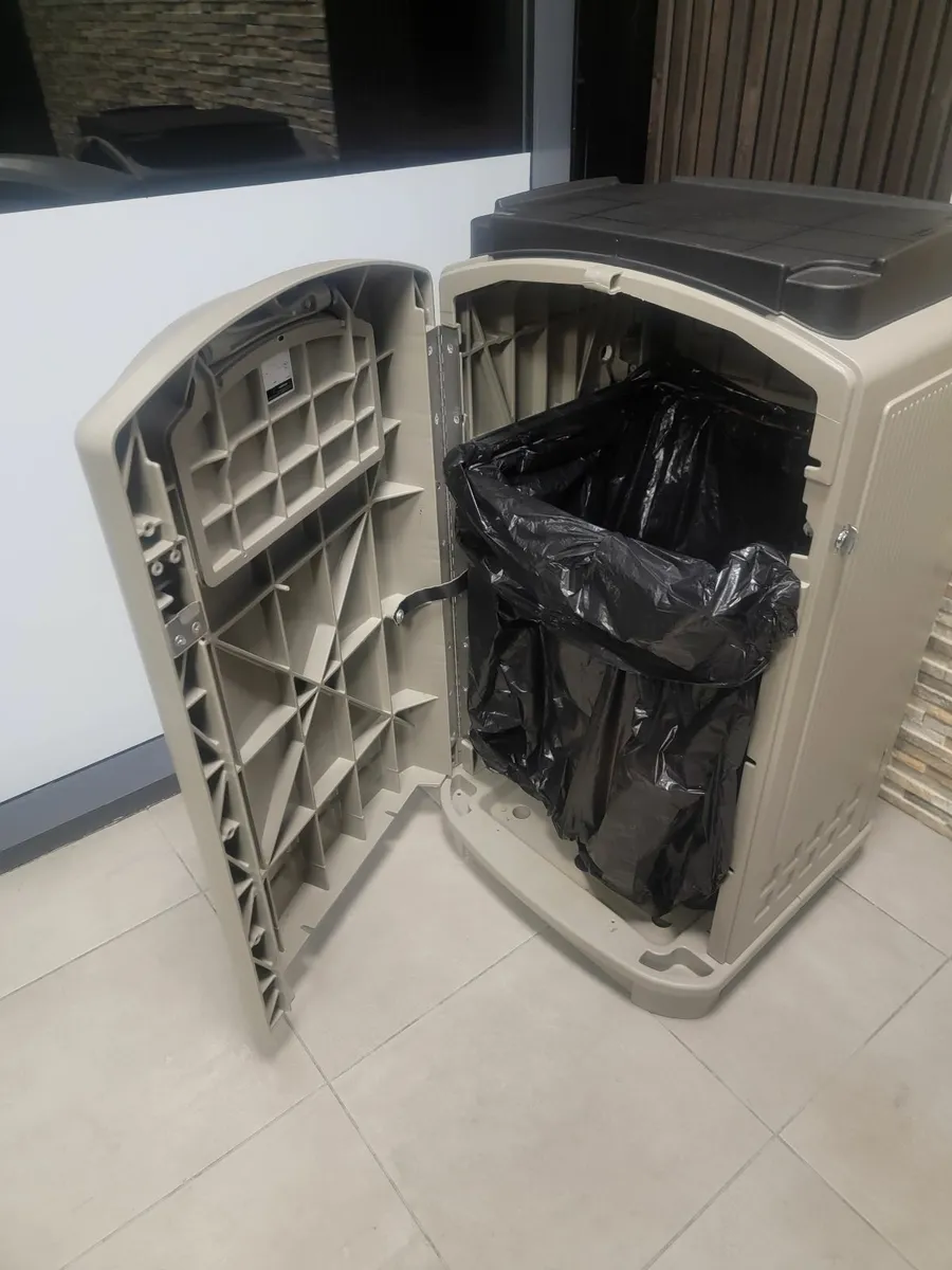 Rubbermaid Landmark 3964 - Image 3