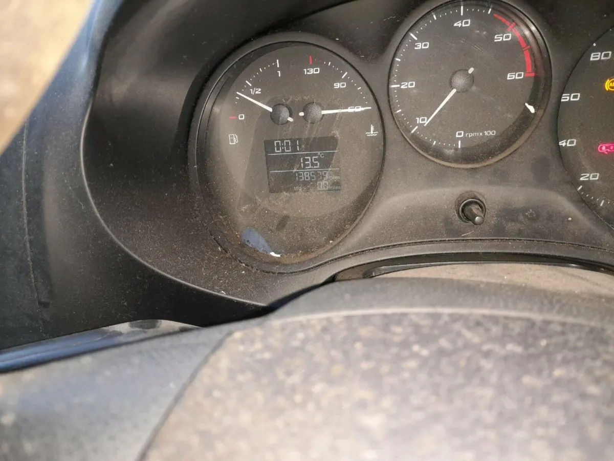 2009 leon breaking - Image 3