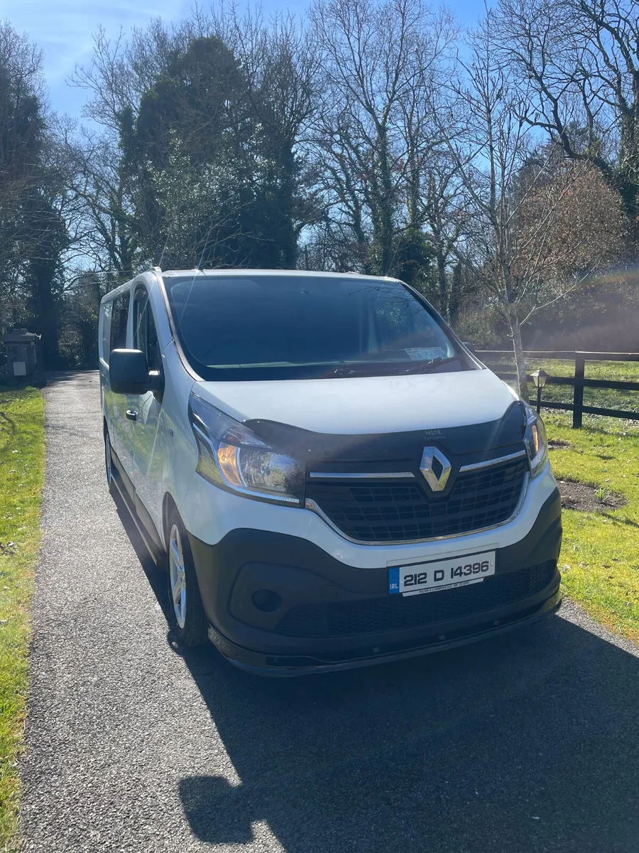 212 Renault Trafic 2L  120 Crew Cab No Vat - Image 1