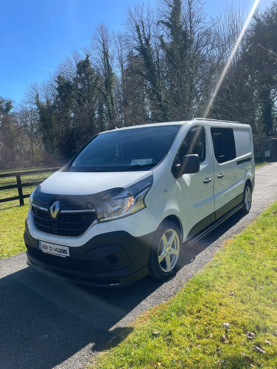212 Renault Trafic 2L  120 Crew Cab No Vat - Image 2