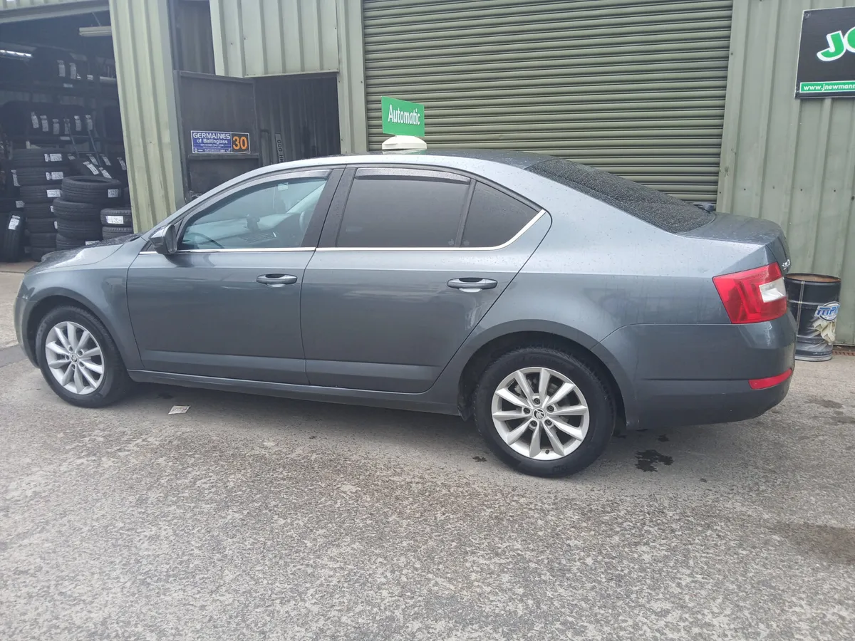 Skoda Octavia  automatic  dsg  diesel 2016 - Image 2