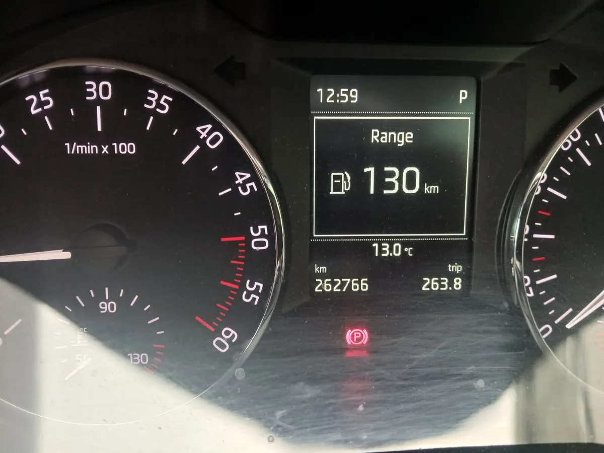 Skoda Octavia  automatic  dsg  diesel 2016 - Image 4