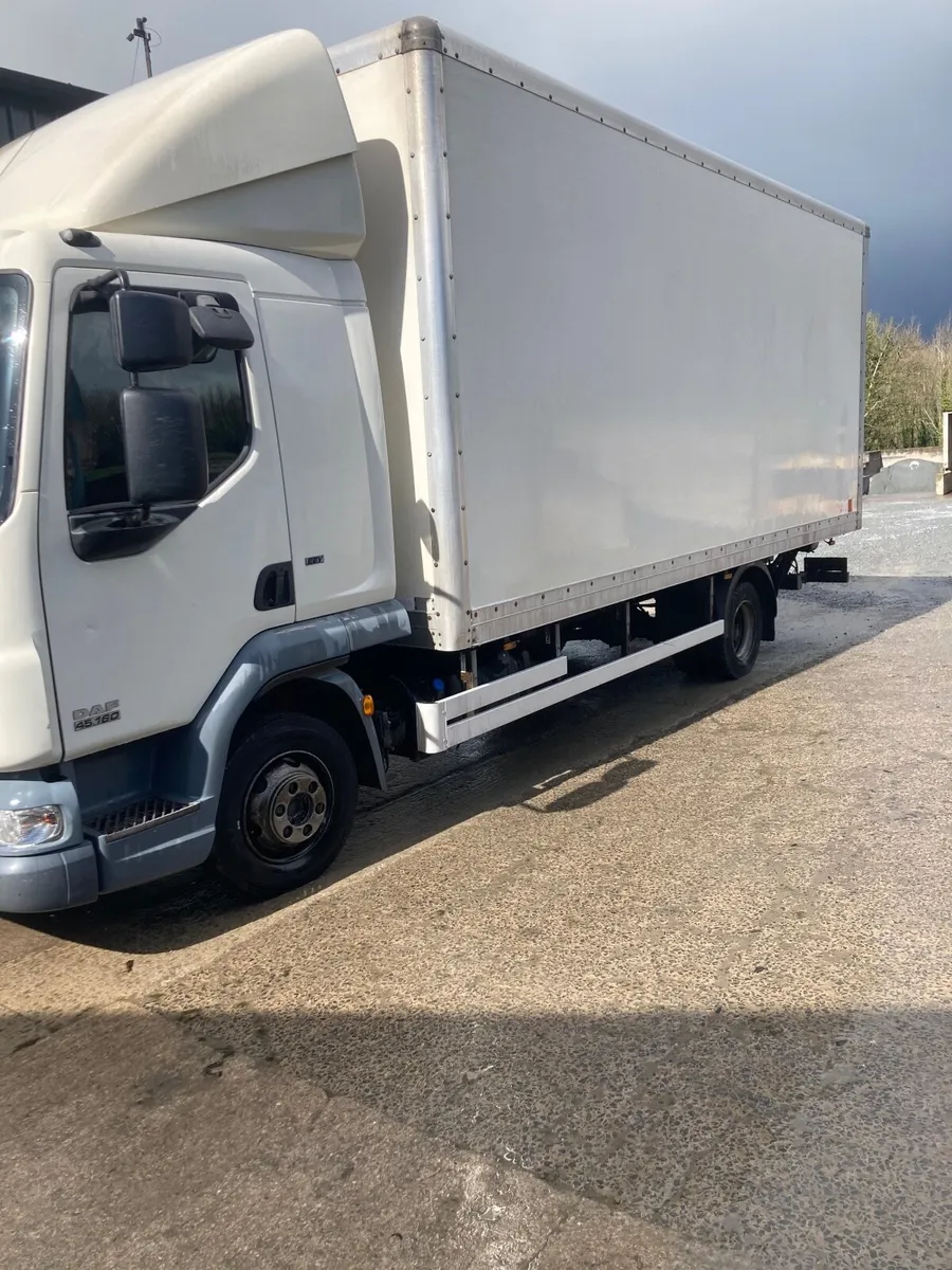 DAF LF45 sleeper box - Image 4