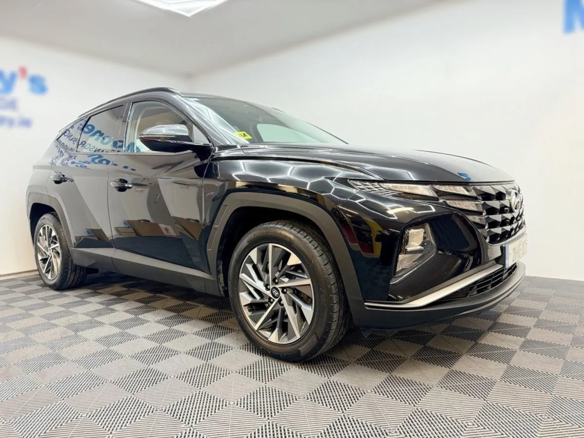 Hyundai Tucson 2WD Executive w.2 Tone Roof - One - Image 3