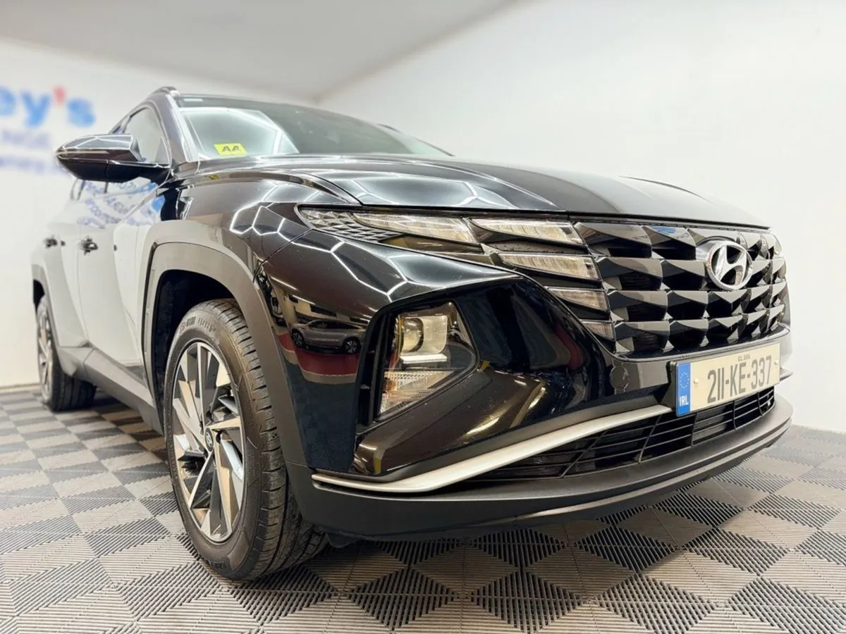 Hyundai Tucson 2WD Executive w.2 Tone Roof - One - Image 4