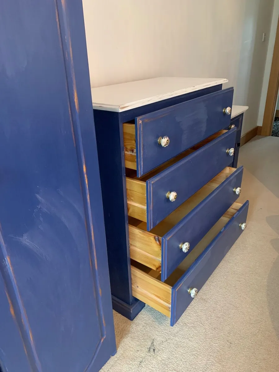 Bedroom furniture - Image 1
