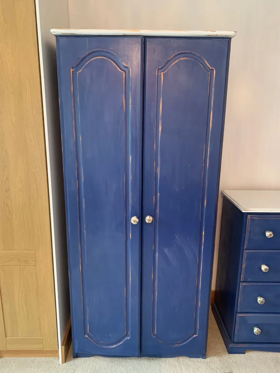 Bedroom furniture - Image 2
