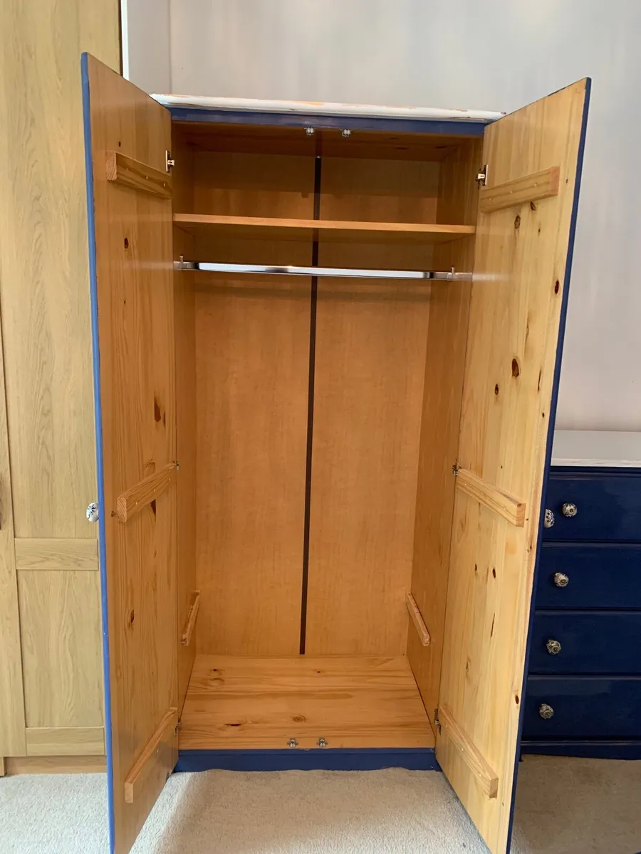 Bedroom furniture - Image 3