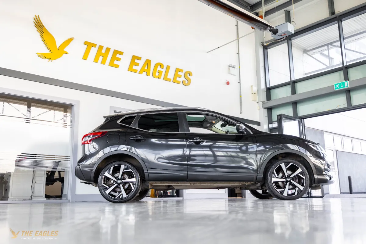 Nissan Qashqai 1.5 DCI TEKNA 2WD 5DR 110PS - Image 3