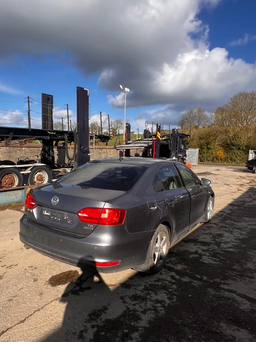 2012 VOLKSWAGEN JETTA 1.6  TDI FOR BREAKING - Image 3
