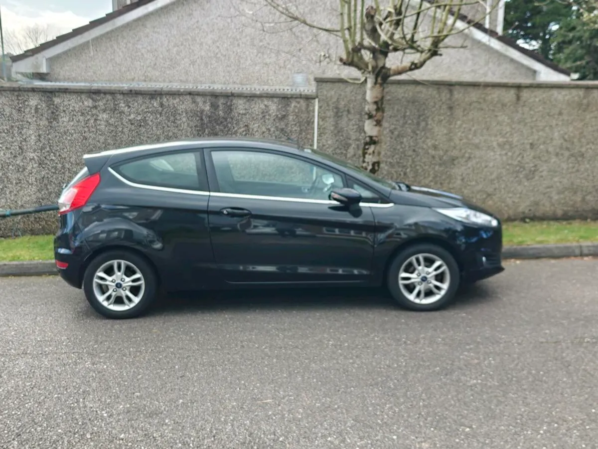 Ford Fiesta Ecoboost - Image 4