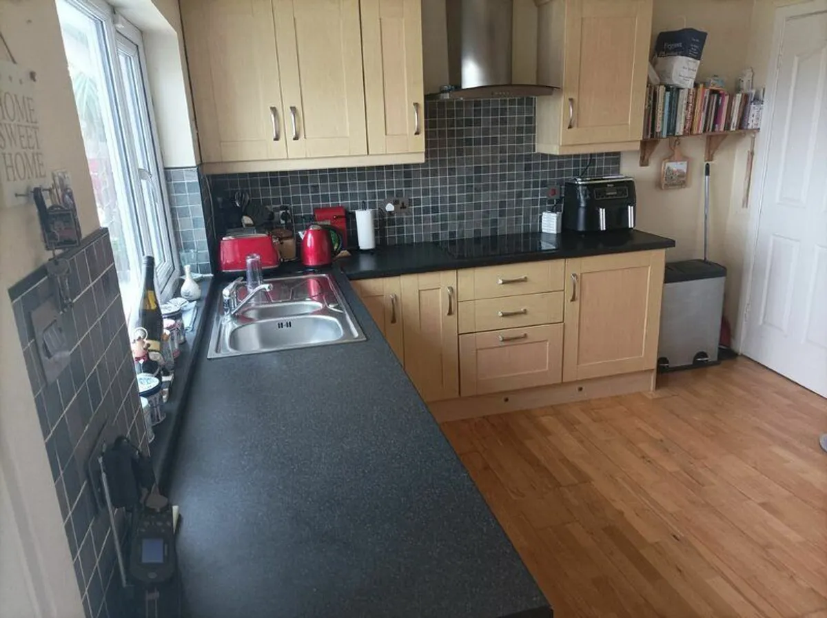 Maple Shaker Kitchen plus all appliances - Image 1