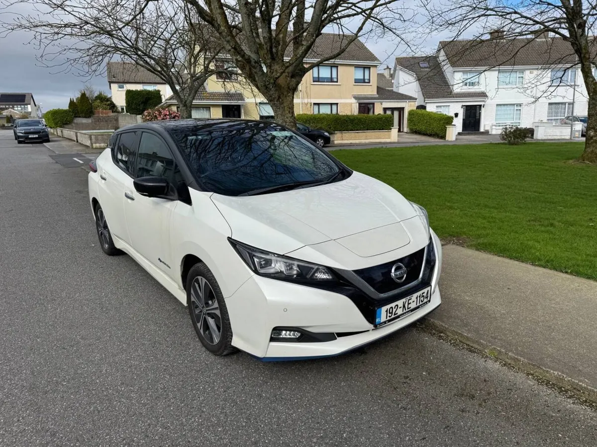 Nissan Leaf 2019 62kwh!!! Like new low mil 128km - Image 1