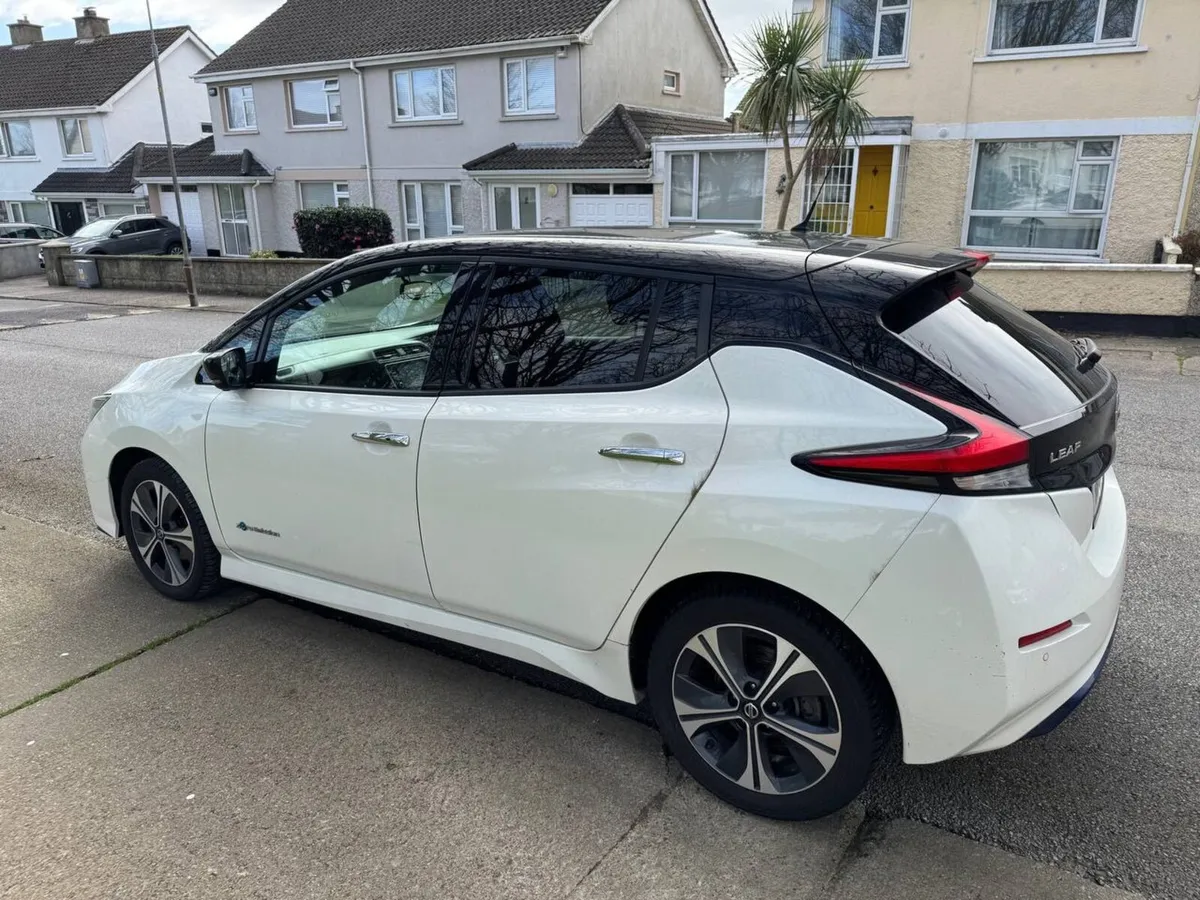 Nissan Leaf 2019 62kwh!!! Like new low mil 128km - Image 2