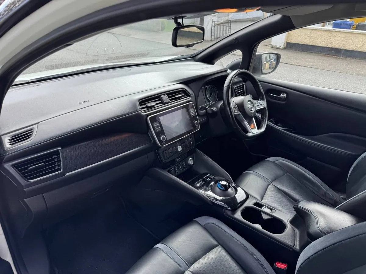 Nissan Leaf 2019 62kwh!!! Like new low mil 128km - Image 4
