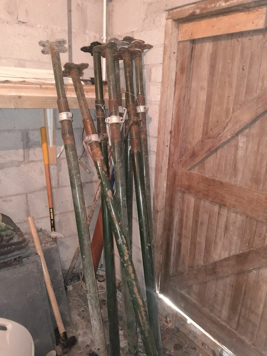 Acro props