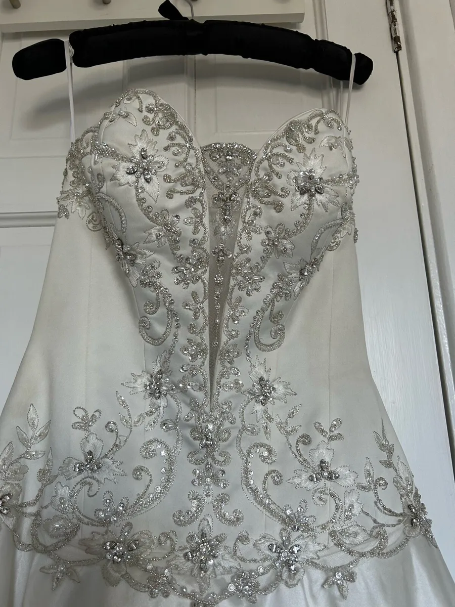 Wedding dress - Image 3