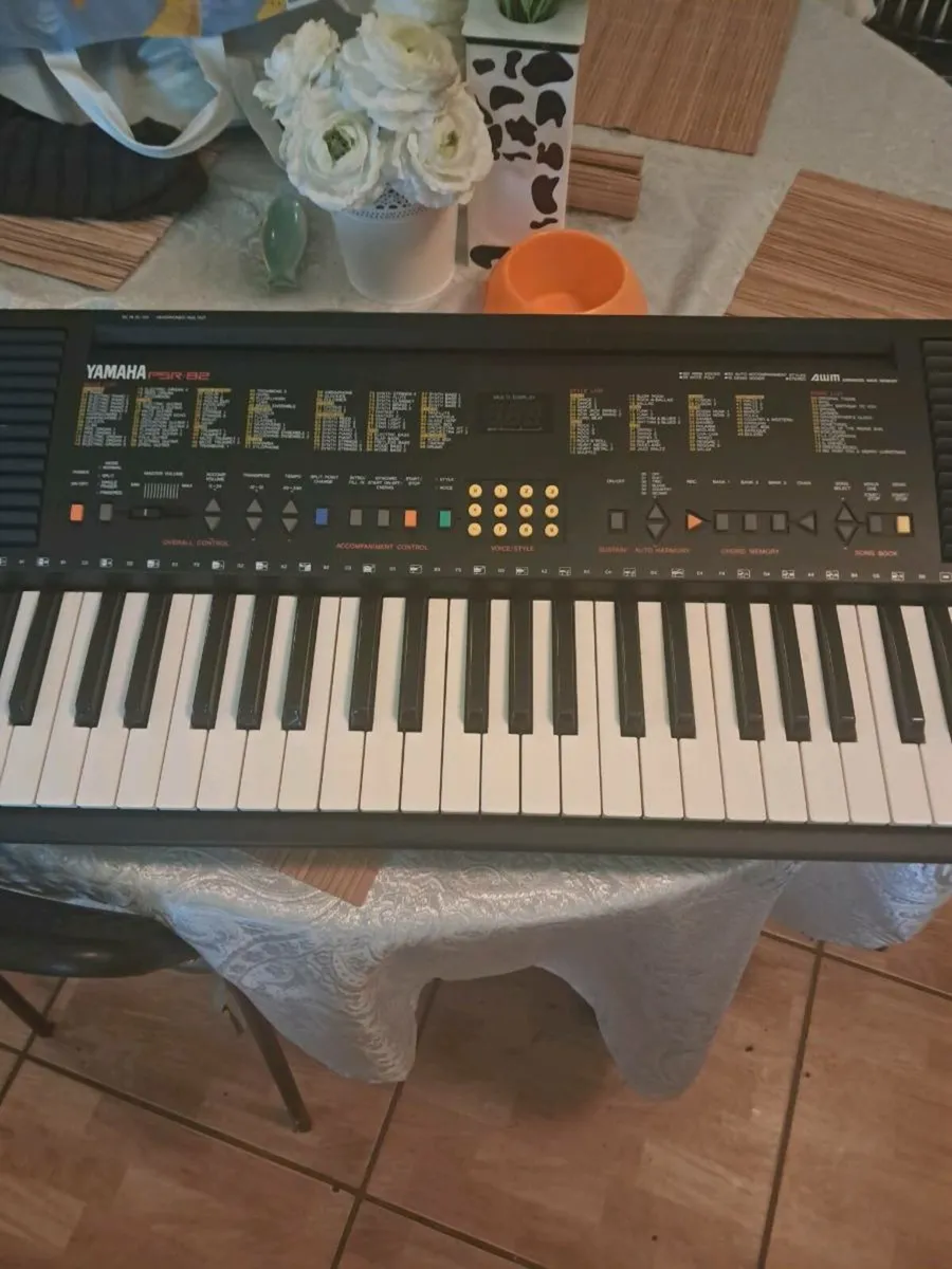 Yahama keyboard PSR 82 - Image 1