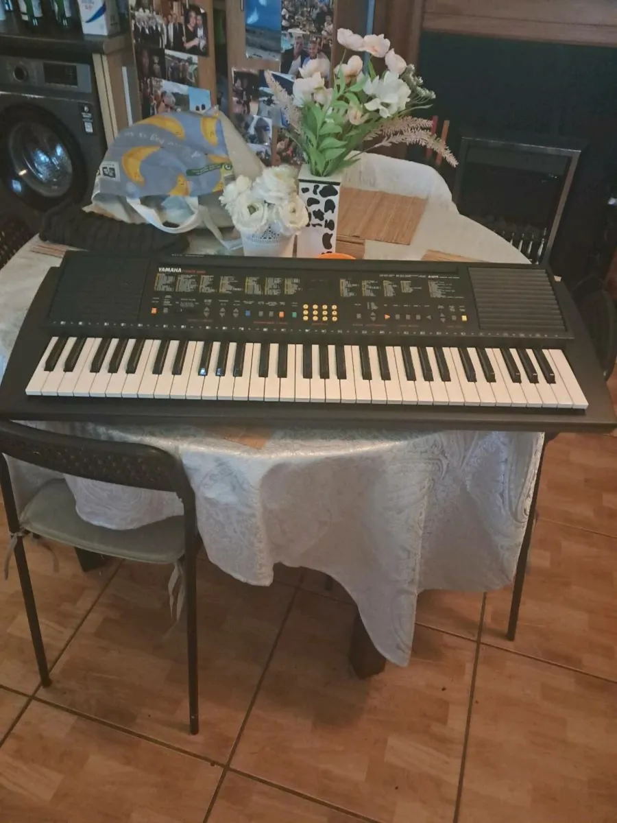 Yahama keyboard PSR 82 - Image 3