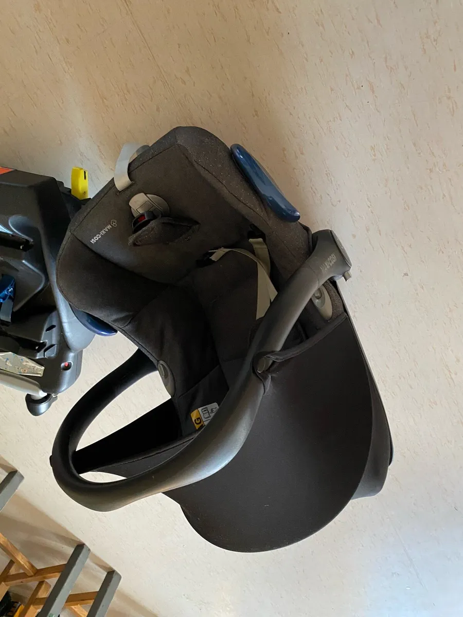 Baby items, harness, baby car seat - Image 1