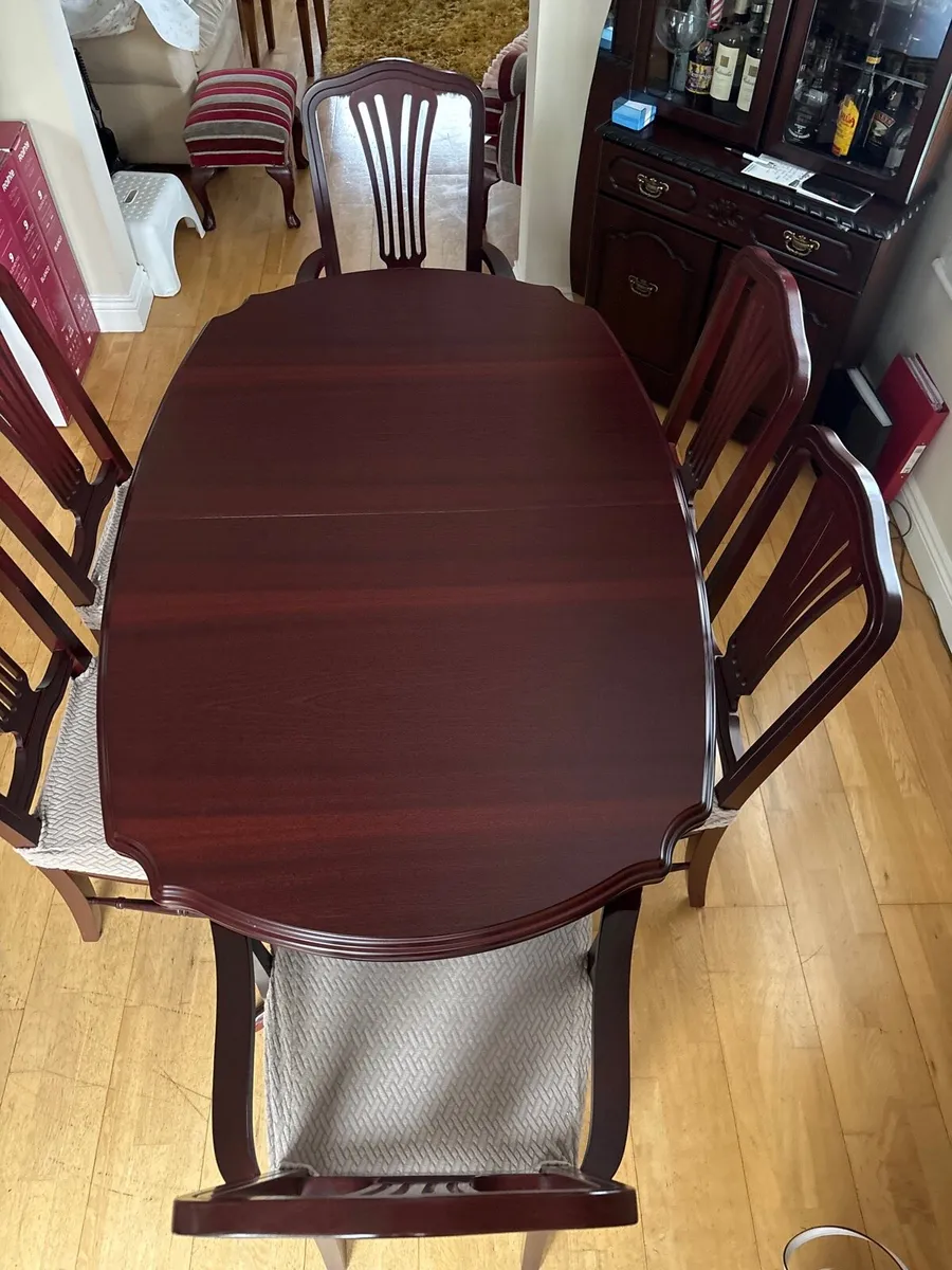 Mahogany table and chairs - Image 1