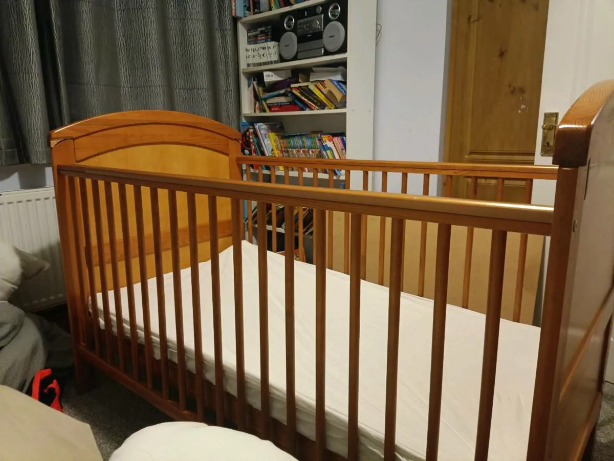 cot bed - Image 1