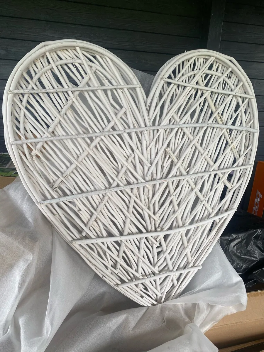 Wicker Heart Wall Art (new in box) - Image 3