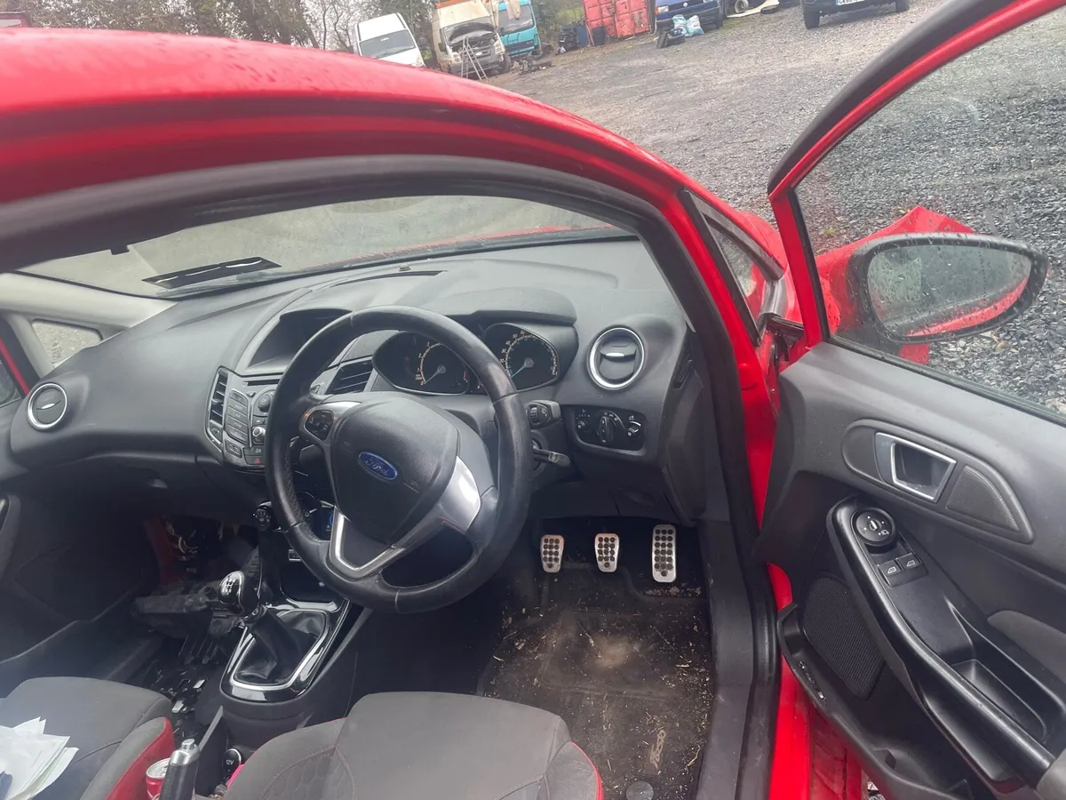 Ford fiesta - Image 4