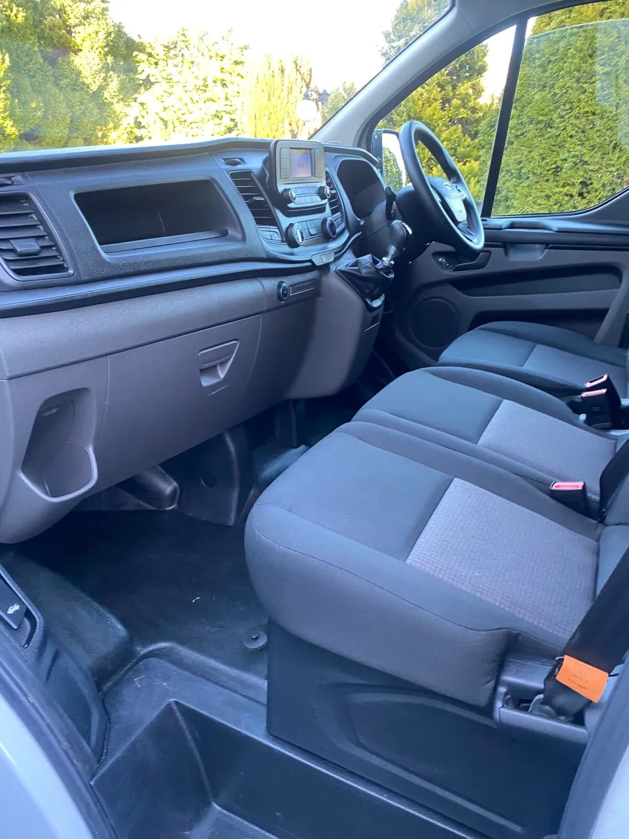 Ford Transit Custom 2021 - Image 4