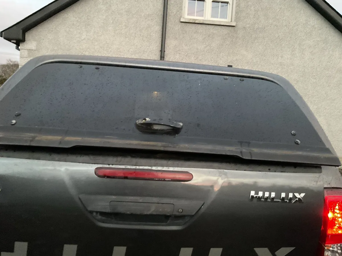 17 on Toyota hilux canopy top - Image 2