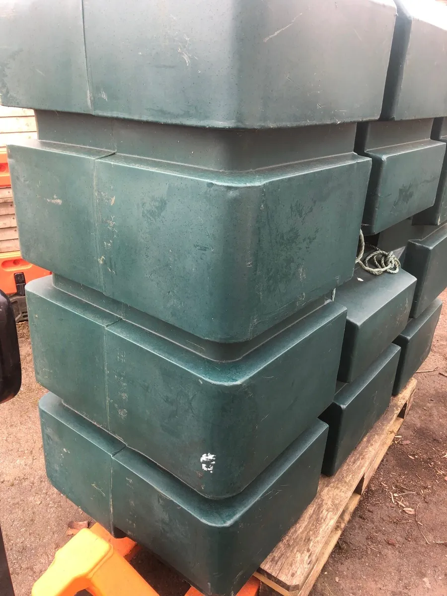 Oil tank - Image 1